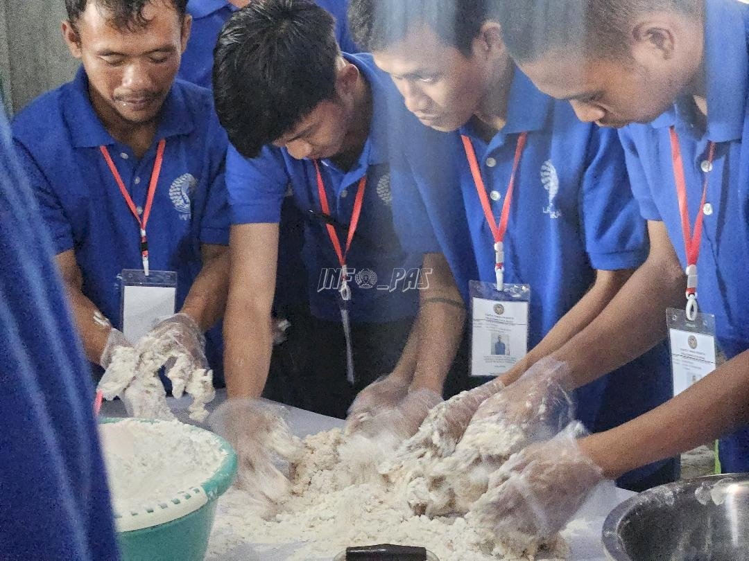  Warga Binaan Lapas Kuala Tungkal Praktik Buat Kerupuk Udang