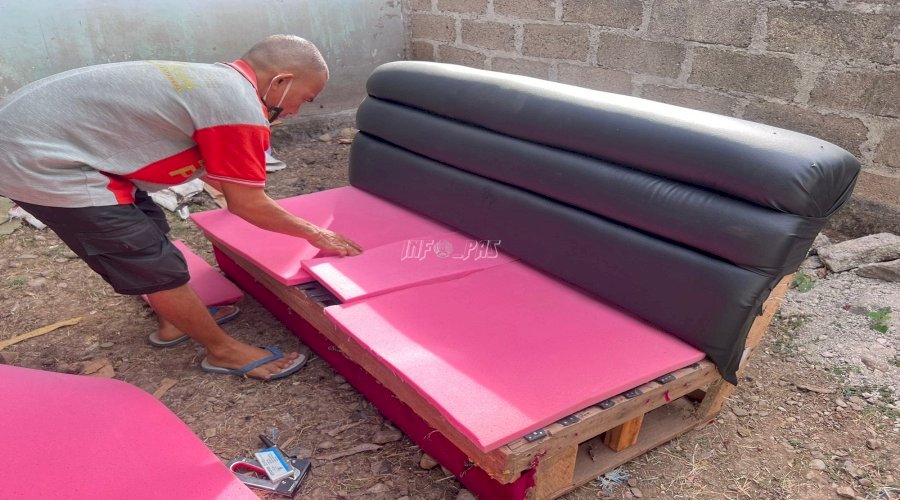 Warga Binaan Lapas Atambua Sulap Sofa Rusak dan Buat Meja Baru