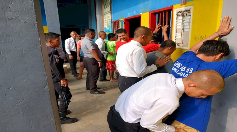 Lapas Sarolangun Laksanakan Penggeledahan Blok Hunian, Komitmen Jaga Stabilitas Keamanan