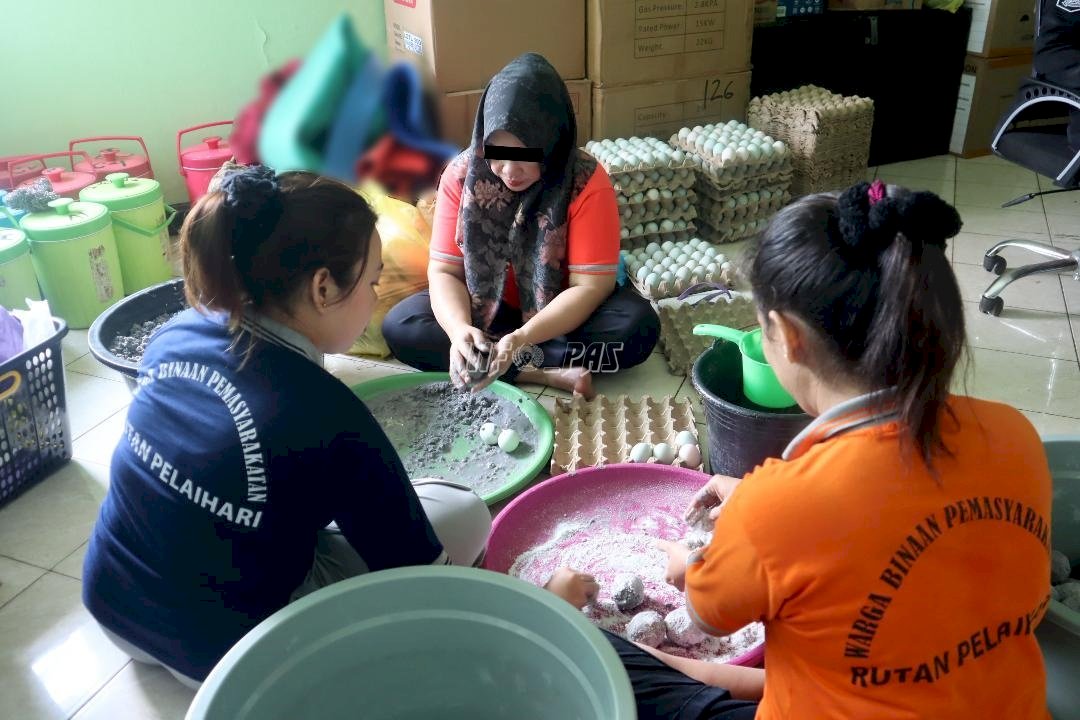Produksi Telur Asin, Rutan Pelaihari Latih Kemandirian Warga Binaan Perempuan
