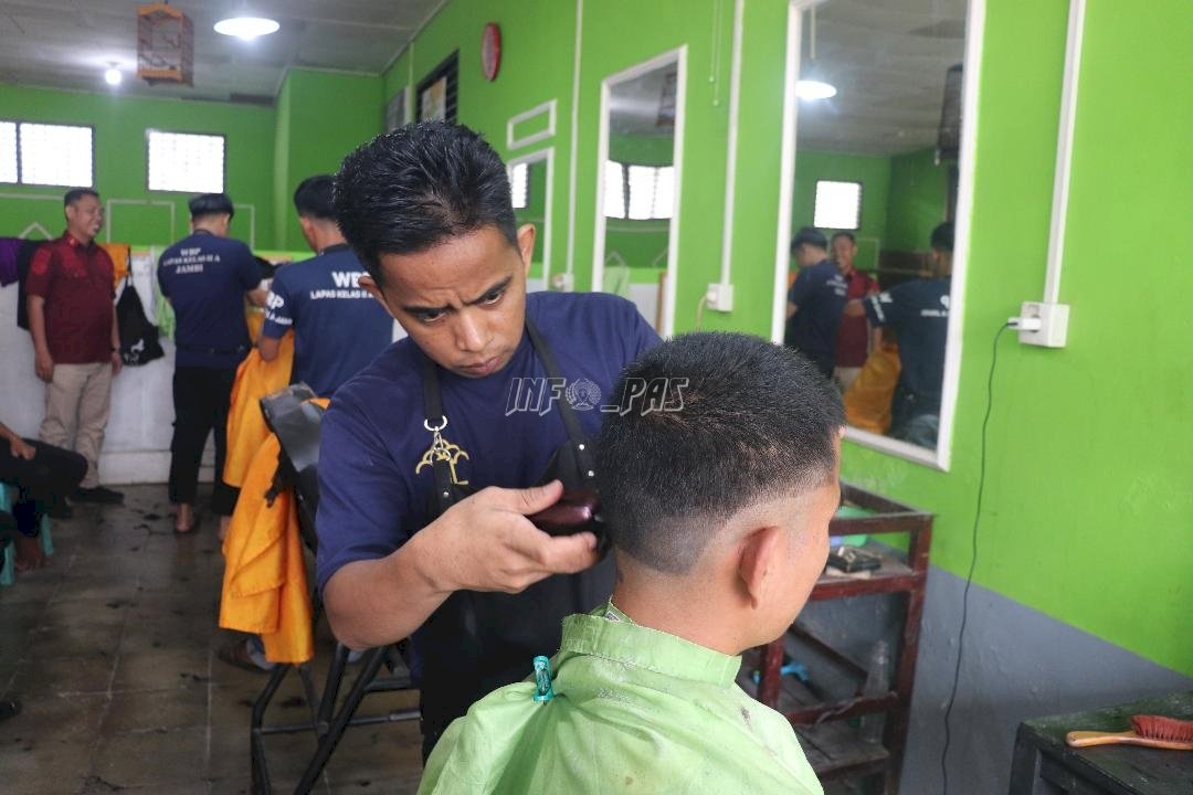 Lapas Jambi Latih Warga Binaan Jadi Tukang Cukur Andal