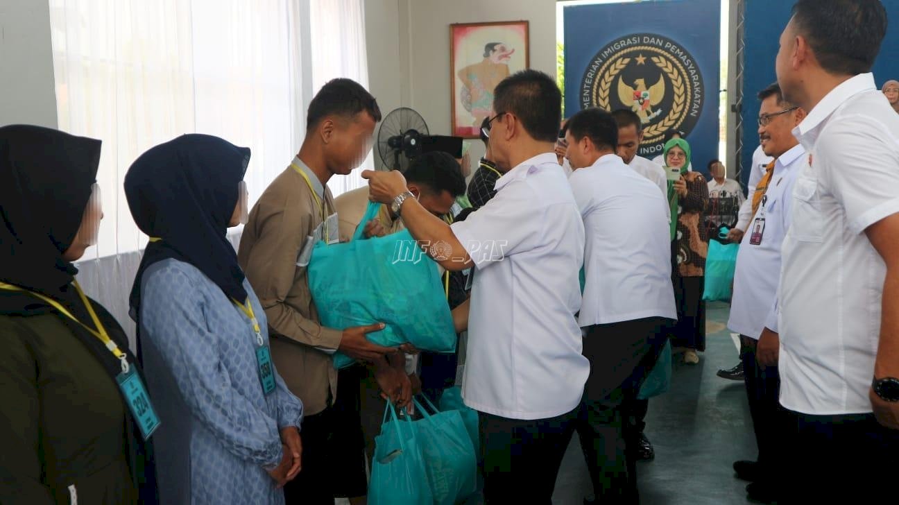Peduli Kemanusiaan, Lapas Batang Salurkan Bantuan bagi Keluarga Warga Binaan