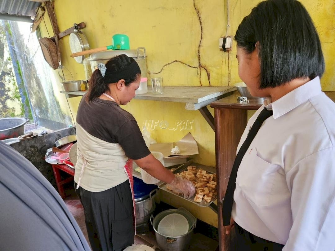 Dukung UMKM, Lapas Tual Latih Warga Binaan Buat Kue Susu