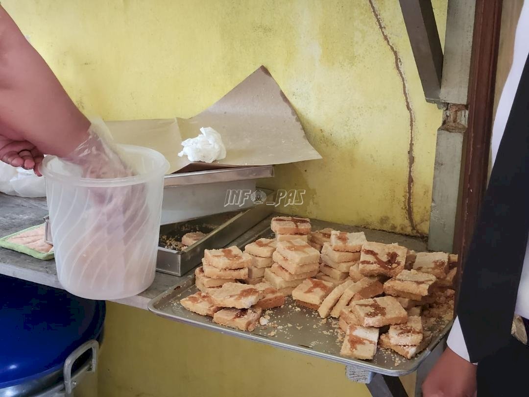Dukung UMKM, Lapas Tual Latih Warga Binaan Buat Kue Susu