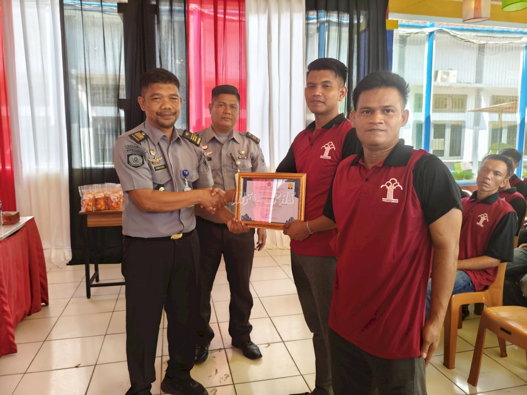 Tutup Pelatihan, Lapas Sarolangun Serahkan Sertifikat untuk 40 Warga Binaan