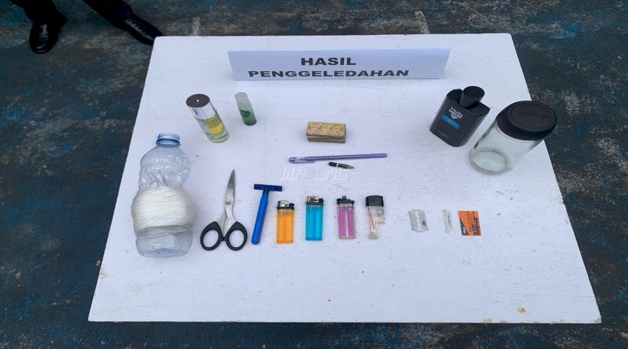 Konsisten Berantas Handphone dan Narkoba, Lapas Bandanaira Geledah Blok Hunian