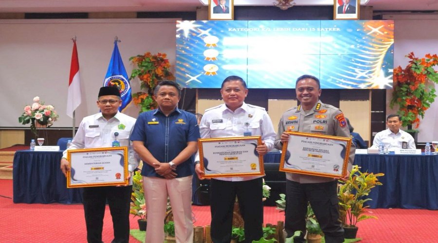Kanwil Ditjenpas Kalsel Raih Penghargaan Terbaik I pada Evaluasi Kinerja Anggaran Semester I 2025