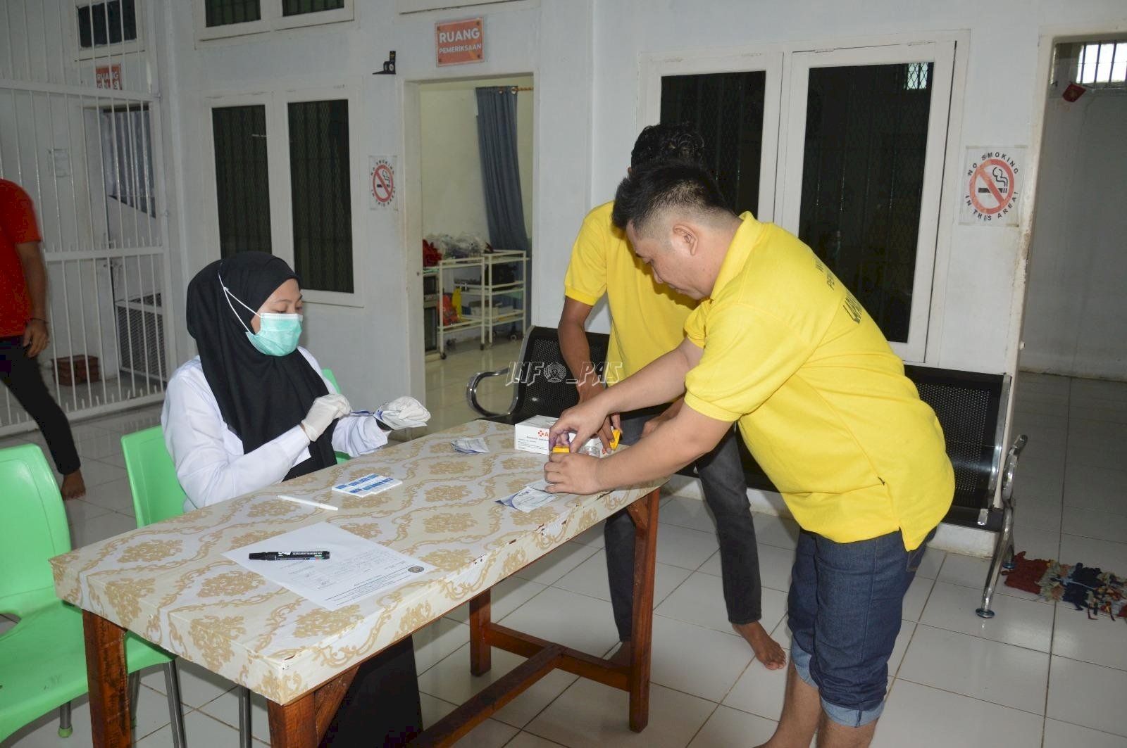 Sebelum Bebas, Enam Warga Binaan Lapas Narkotika Muara Sabak Jalani Tes Urine