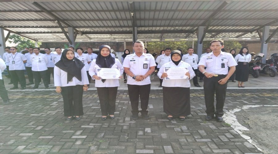 Bapas Pati Berikan Apresiasi bagi Petugas Teladan dan Petugas Pelayanan Terbaik 