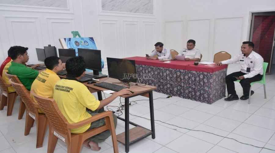 Warga Binaan Lapas Narkotika Muara Sabak Ikuti Asesmen Nasional Berbasis Komputer 