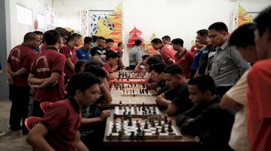 Keseruan Tanpa Sekat, Petugas dan Warga Binaan Lapas Tabanan Semarakan HUT Ke-80 RI