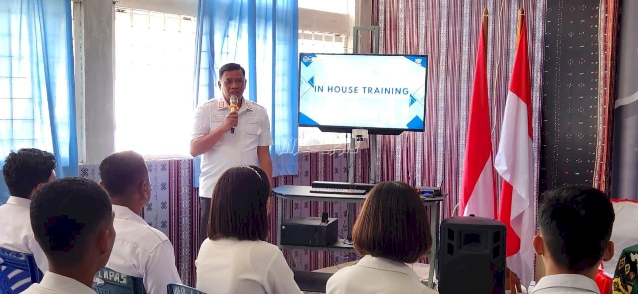 Dorong Budaya Kerja Profesional dan Akuntabel, Kalapas Kalabahi Gelar In House Training