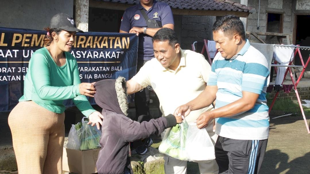 HUT Ke-80 RI, Lapas Narkotika Bangli Gelar Bakti Sosial bagi Masyarakat Sekitar
