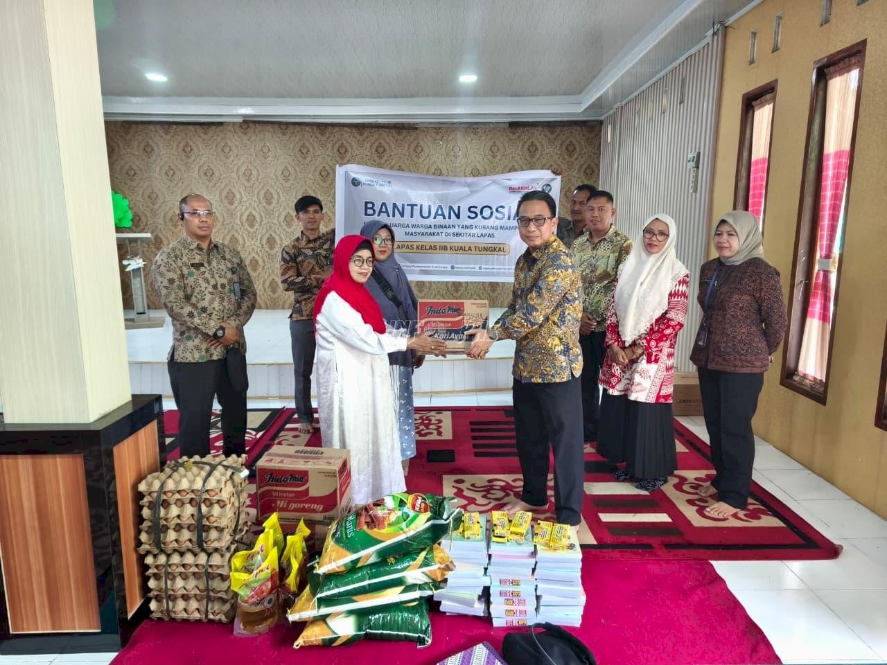 Lapas Kuala Tungkal Salurkan Bantuan ke Panti Asuhan Muhammadiyah Aisyiyah