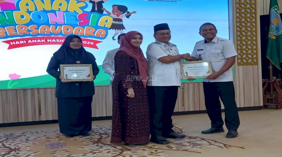 Kabapas Jambi Raih Penghargaan atas Kontribusi Membantu Kota Jambi Raih Predikat KLA Tingkat Utama