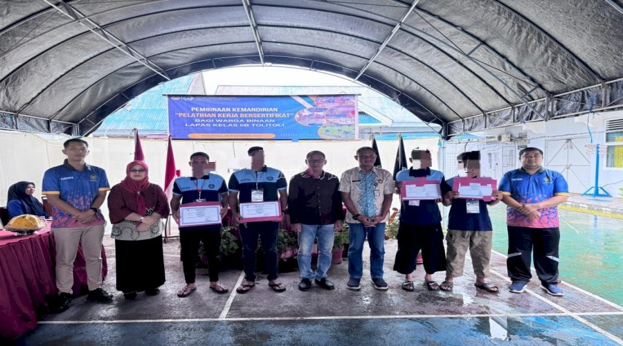 Rampungkan Pelatihan Kemandirian, Warga Binaan Lapas Tolitoli Terima Sertifikat