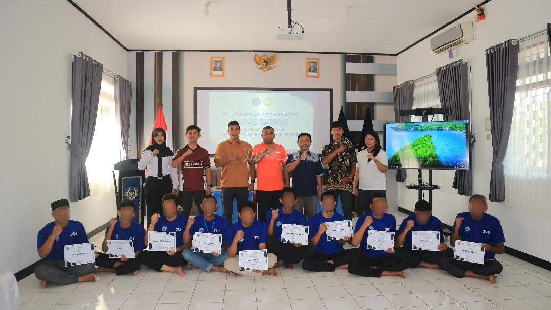 25 Warga Binaan Lapas Batang Terima Sertifikat Pelatihan Pengelasan