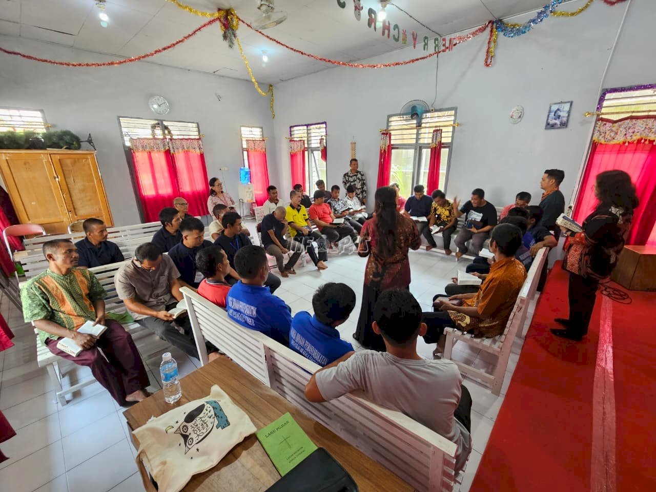 Bina Spiritual, Warga Binaan Kristen Lapas Kuala Tungkal Ikuti Penelaahan Alkitab