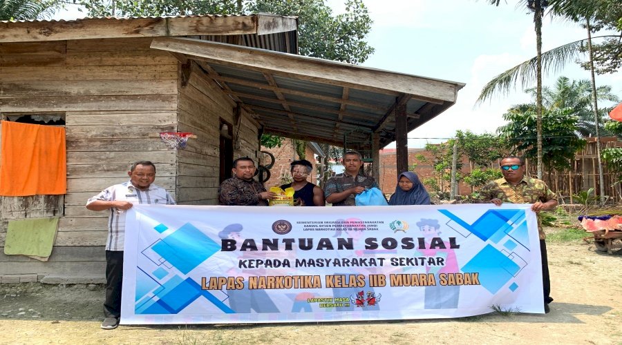Peduli Sesama, Lapas Narkotika Muara Sabak Bagikan Bantuan Sosial kepada Masyarakat