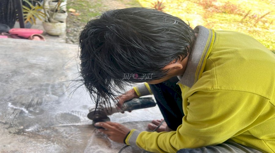 Warga Binaan Lapas Perempuan Jambi Berkreasi Membuat Tempat Pakan Ayam