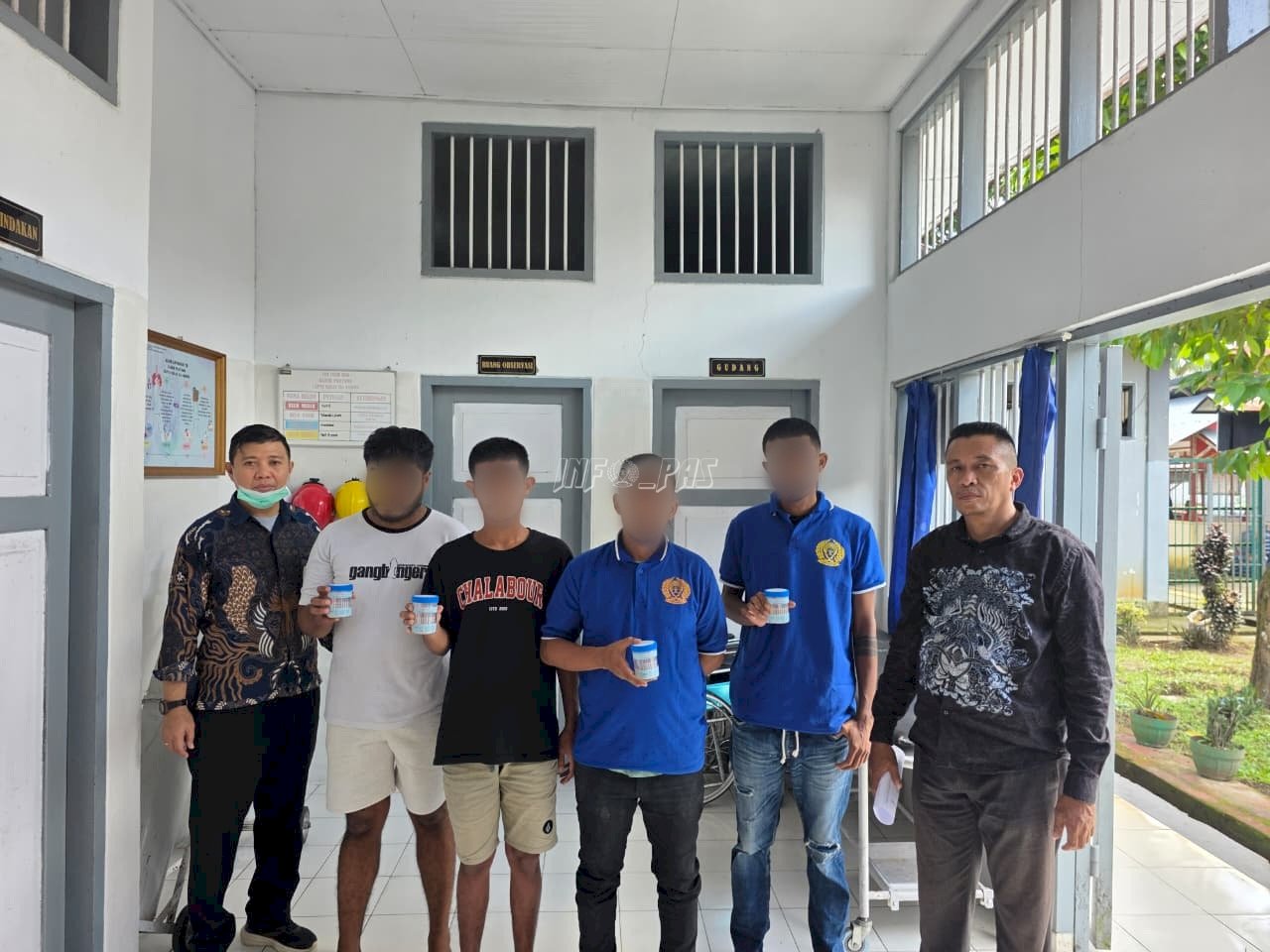 Cegah Narkoba, Lapas Ambon Tes Urine Mendadak Warga Binaan Kasus Narkotika