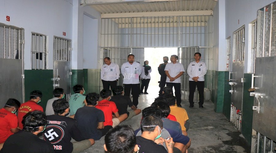 Pererat Komunikasi, ‘Sapa Warga Sapu Masalah’ Hadir di Straf Sel Blok Kartini Lapas Pemuda Madiun