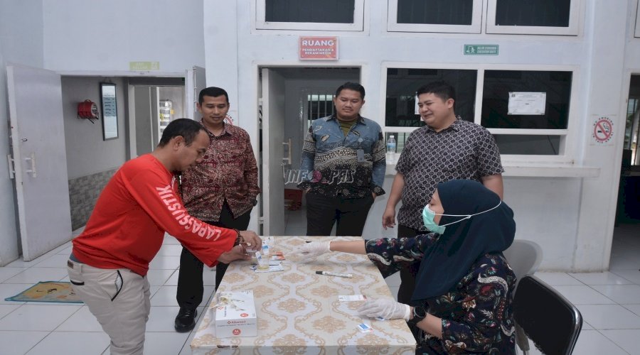Lapas Narkotika Muara Sabak Gelar Tes Urine, Pastikan Warga Binaan yang Bebas Bersih dari Narkoba