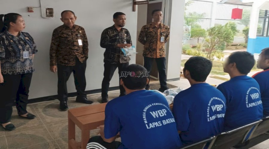Wujudkan Pemasyarakatan Bersinar Lapas Batang Gelar Tes Urine bagi Petugas dan Warga Binaan