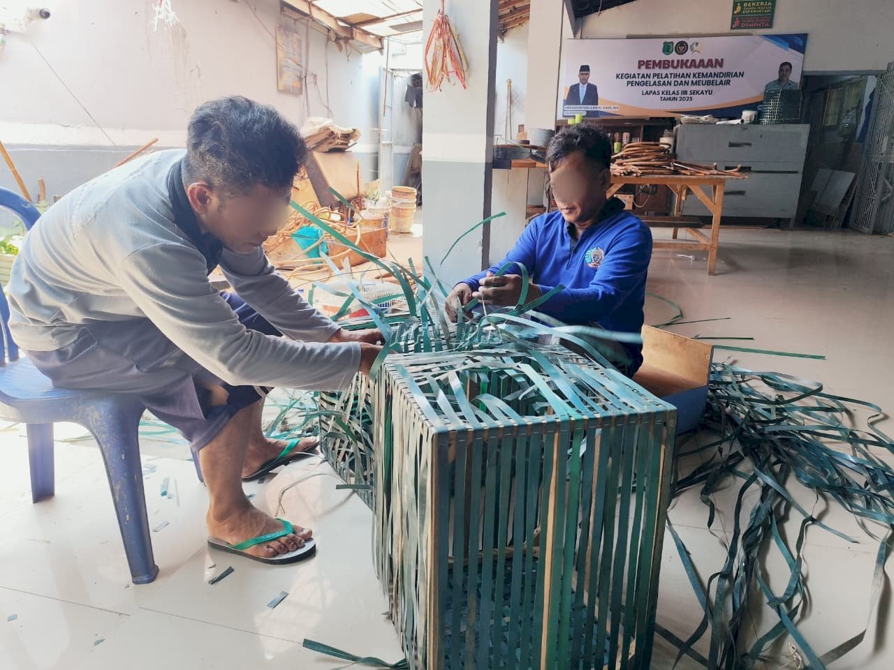 Warga Binaan Lapas Sekayu Sulap Tali Strapping Jadi Keranjang Sayur Multifungsi