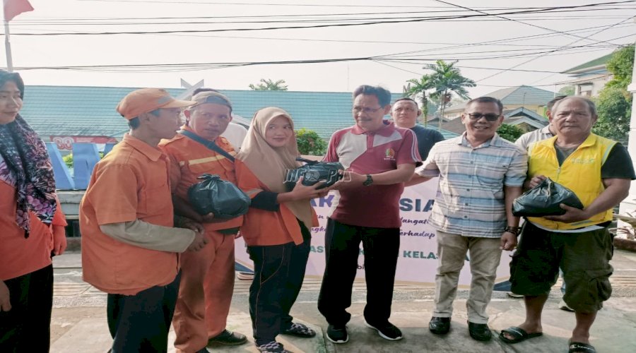 ‘Bapas Jambi Peduli’, Bagikan Paket Sembako Gratis untuk Warga Sekitar