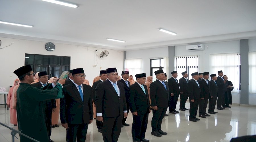 Lantik 13 Pejabat Manajerial, Kakanwil Ditjenpas Jateng Ingatkan Integritas dan Kebersamaan
