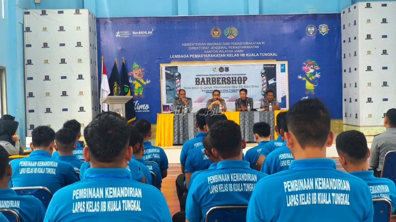 Selesai Jalani Pelatihan Barbershop, Warga Binaan Lapas Kuala Tungkal Siap Mandiri