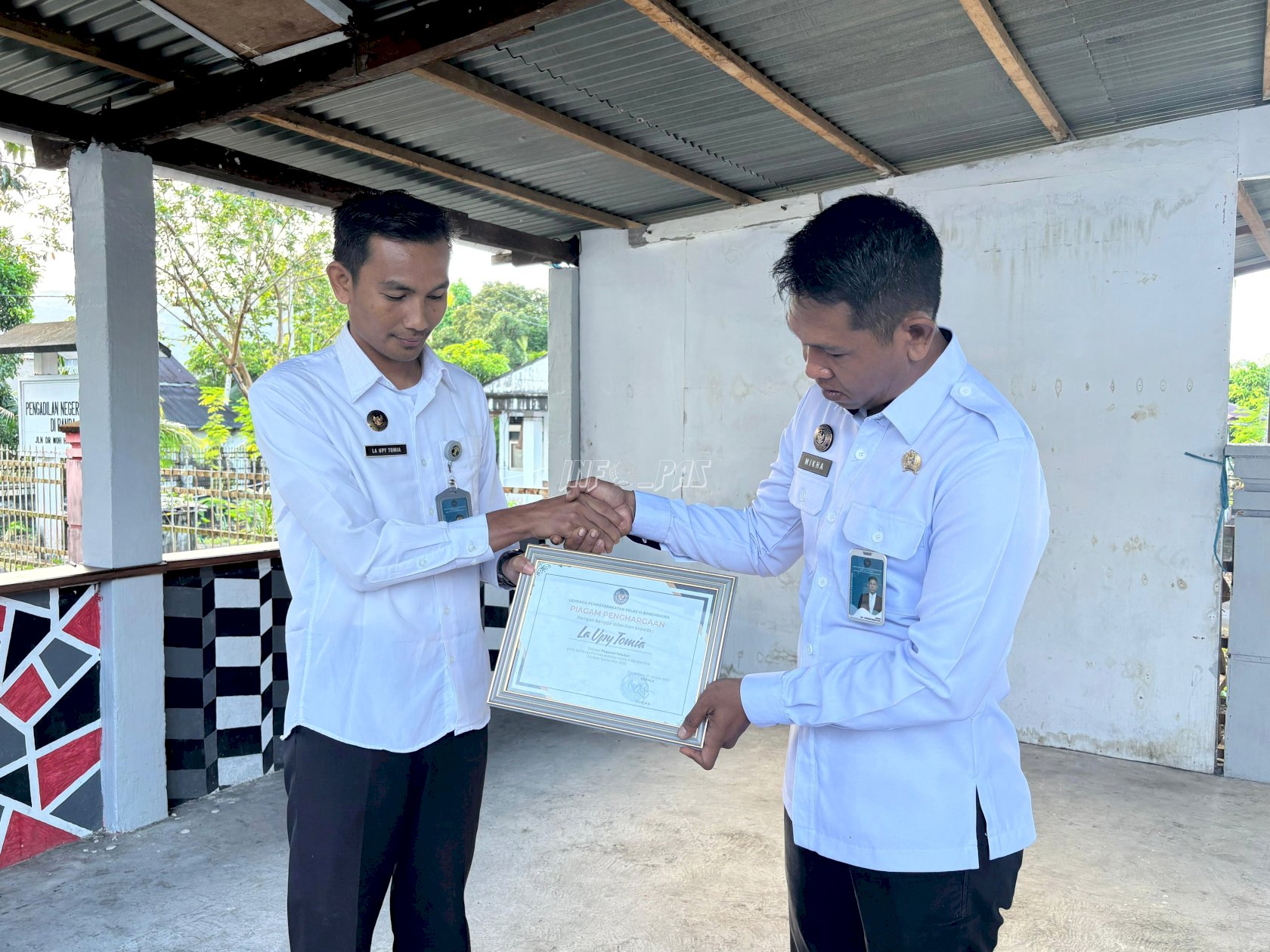 Dorong Kinerja ASN, Lapas Bandanaira Berikan Penghargaan Pegawai Teladan