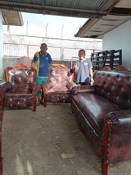 Warga Binaan Lapas Atambua Sukses Restorasi Sofa Usang Jadi Mewah