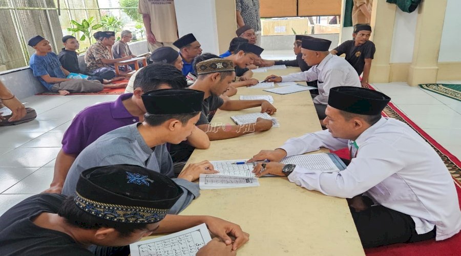 Warga Binaan Lapas Kuala Tungkal Belajar Iqra dan Mengaji