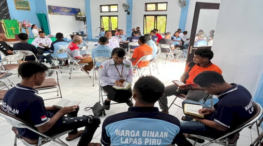 Warga Binaan Lapas Piru Perkuat Rohani Kristiani bersama Kemenag Kab. SBB