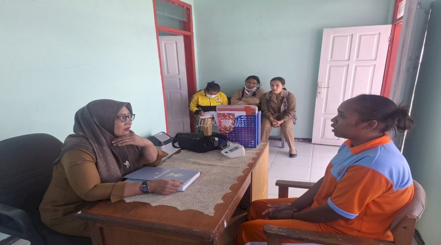  Petugas Kesehatan Cek Tahanan Perempuan Rutan Bajawa Usai Alami Gangguan Kecemasan 