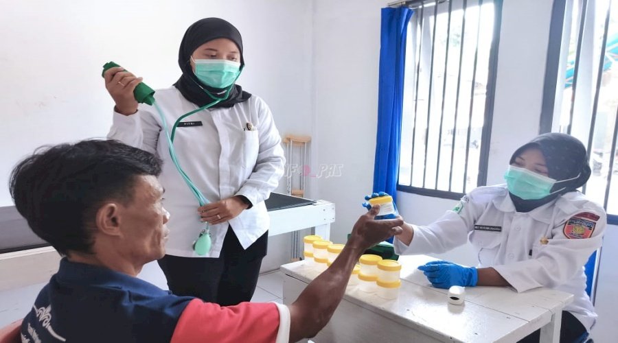 Cek Kesehatan Warga Binaan, Lapas Wahai Bersinergi dengan Puskesmas Wahai