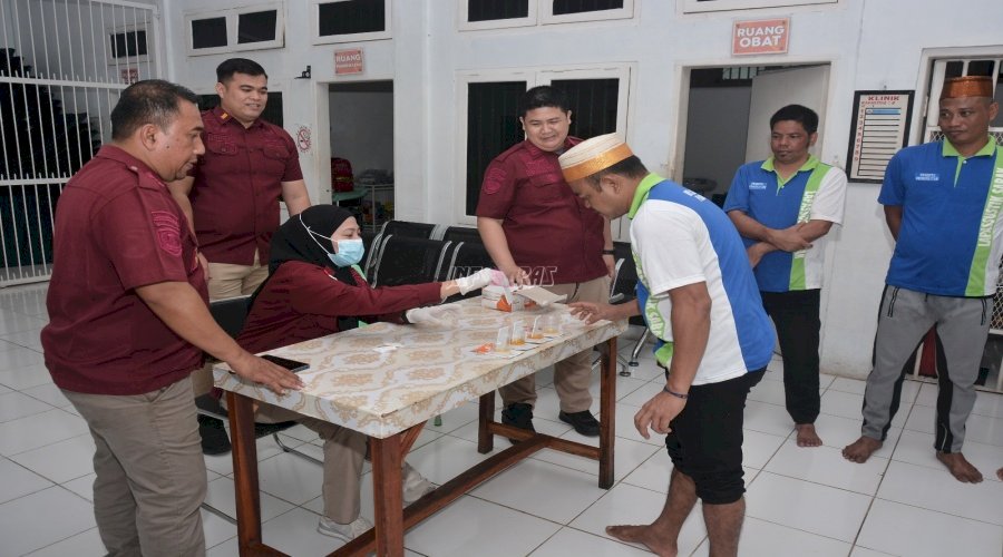 Lapas Narkotika Muara Sabak Laksanakan Tes Urine Acak bagi Peserta Rehabilitasi Sosial