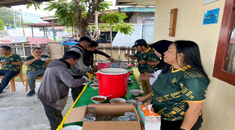 'MBG ala Lapas,' Lapas Luwuk Hidangkan Makanan Khas Luwuk untuk Pengendara dan Masyarakat
