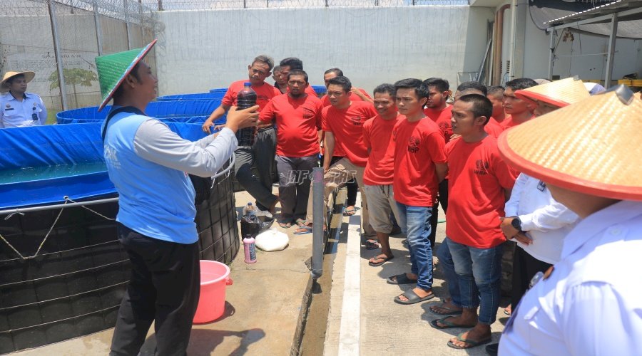 Lapas Pemuda Madiun bersama Dinas Ketahanan Pangan dan Pertanian Kota Madiun Bekali Warga Binaan dengan Pelatihan Budidaya Ikan Sistem Bioflok
