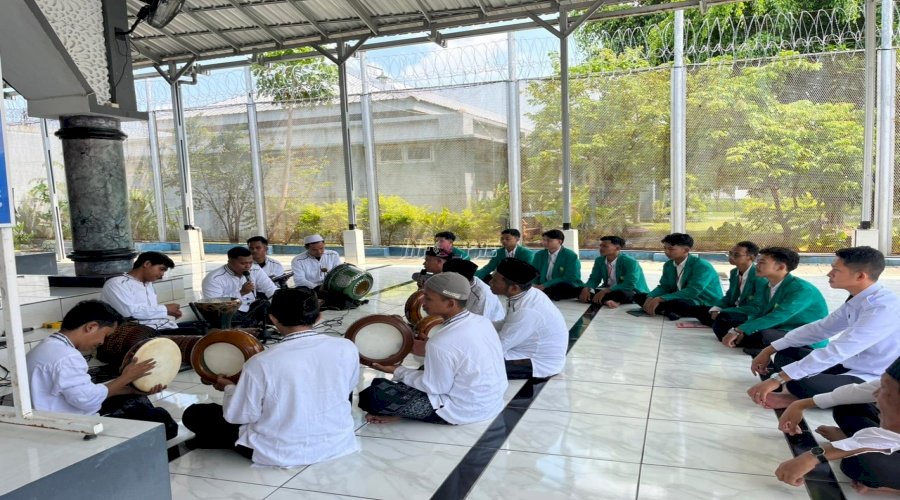 Warga Binaan Lapas Pemuda Madiun Tampilkan Musik Hadrah di Hadapan Mahasiswa Magang UIN Ponorogo