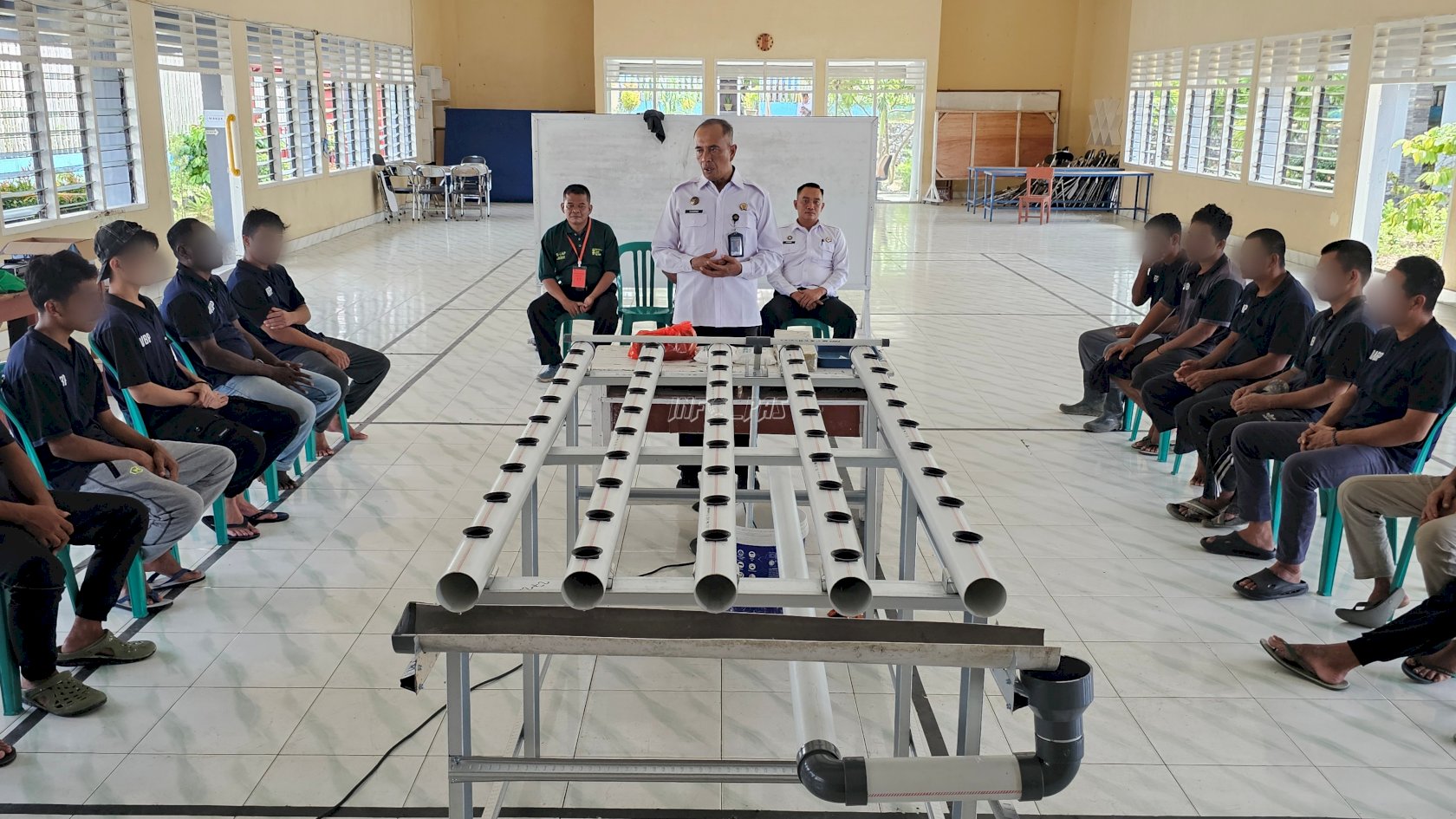 Tiga Hari Belajar, Warga Binaan Lapas Pangkalpinang Praktik Tanam Sawi Hidroponik