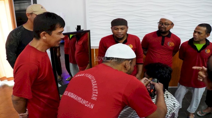 Wujudkan Warga Binaan Mandiri, Lapas Besi dan BNPT Kembali Gelar Pelatihan Pangkas Rambut