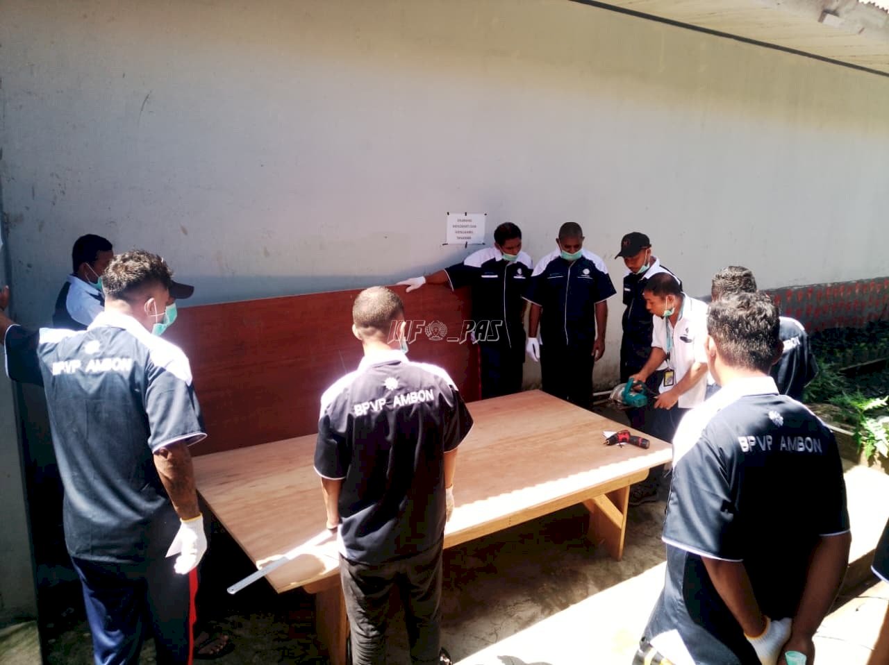 Dotong Kemandirian, Rutan Ambon dan BLK BPVP Latih Warga Binaan Buat Kabinet