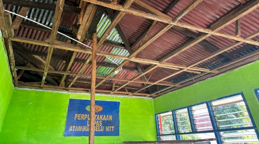 Renovasi Perpustakaan Lapas Atambua, Warga Binaan Bidang Pertukangan dan Mebel Unjuk Kemampuan