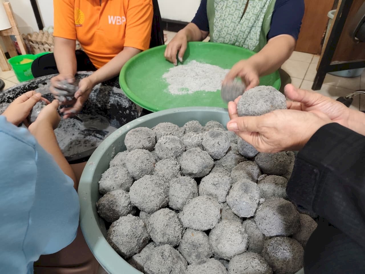 Rutan Pelaihari Kembangkan Kemandirian Warga Binaan lewat Pembuatan Telur Asin