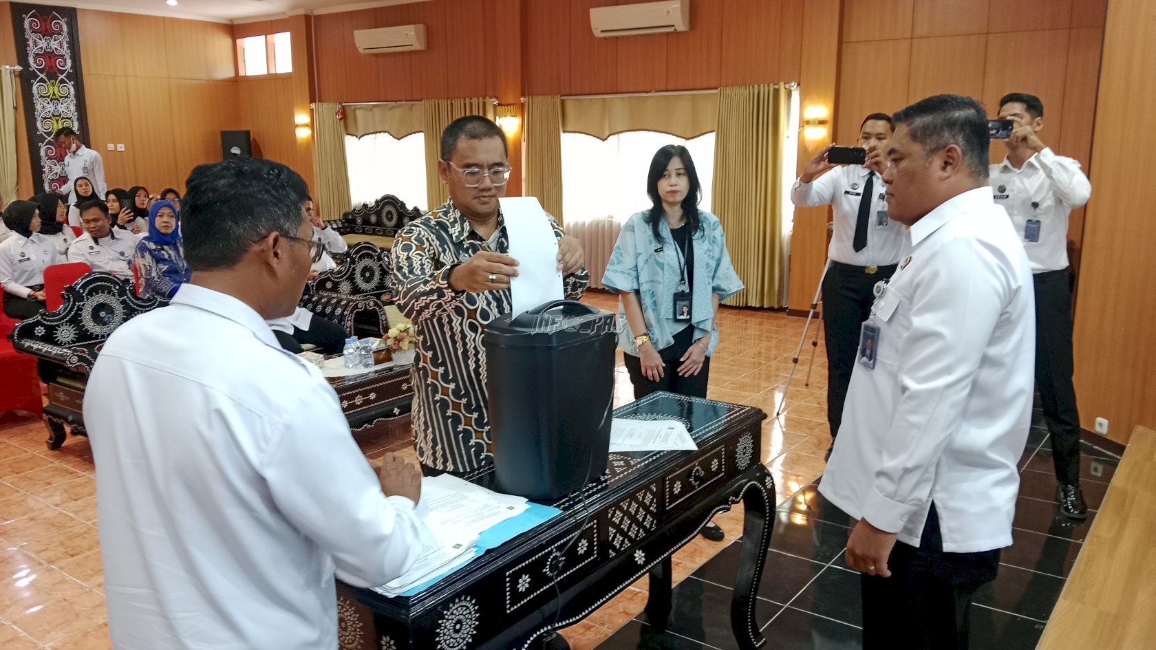 Dorong Tata Kelola Profesional, Kanwil Ditjenpas Kaltim Laksanakan Pemusnahan Arsip