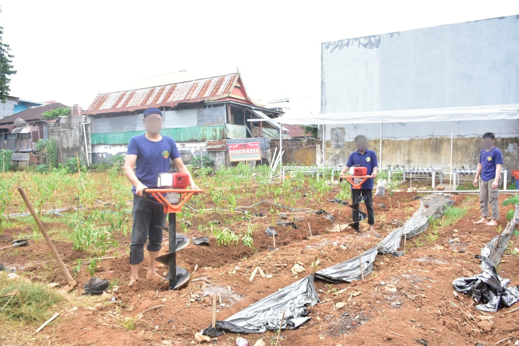 Dukung Pertanian, Kanwil Ditjenpas Sulsel Salurkan Mesin Bor Tanah untuk Lapas Makassar
