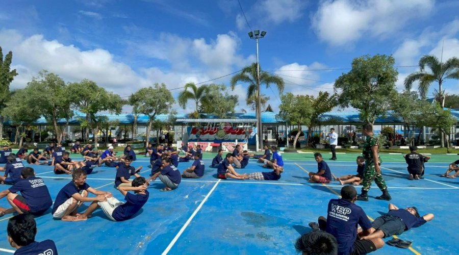 Warga Binaan Lapas Narkotika Karang Intan Jalani Pembinaan Fisik bersama TNI, Wujudkan Jiwa Sehat dan Disiplin